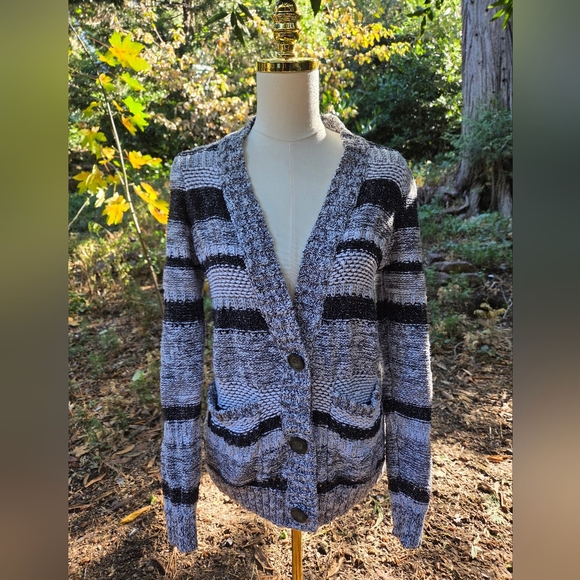 Abercrombie & Fitch Sweaters - Abercrombie & Fitch Black and Gray Striped Cardigan